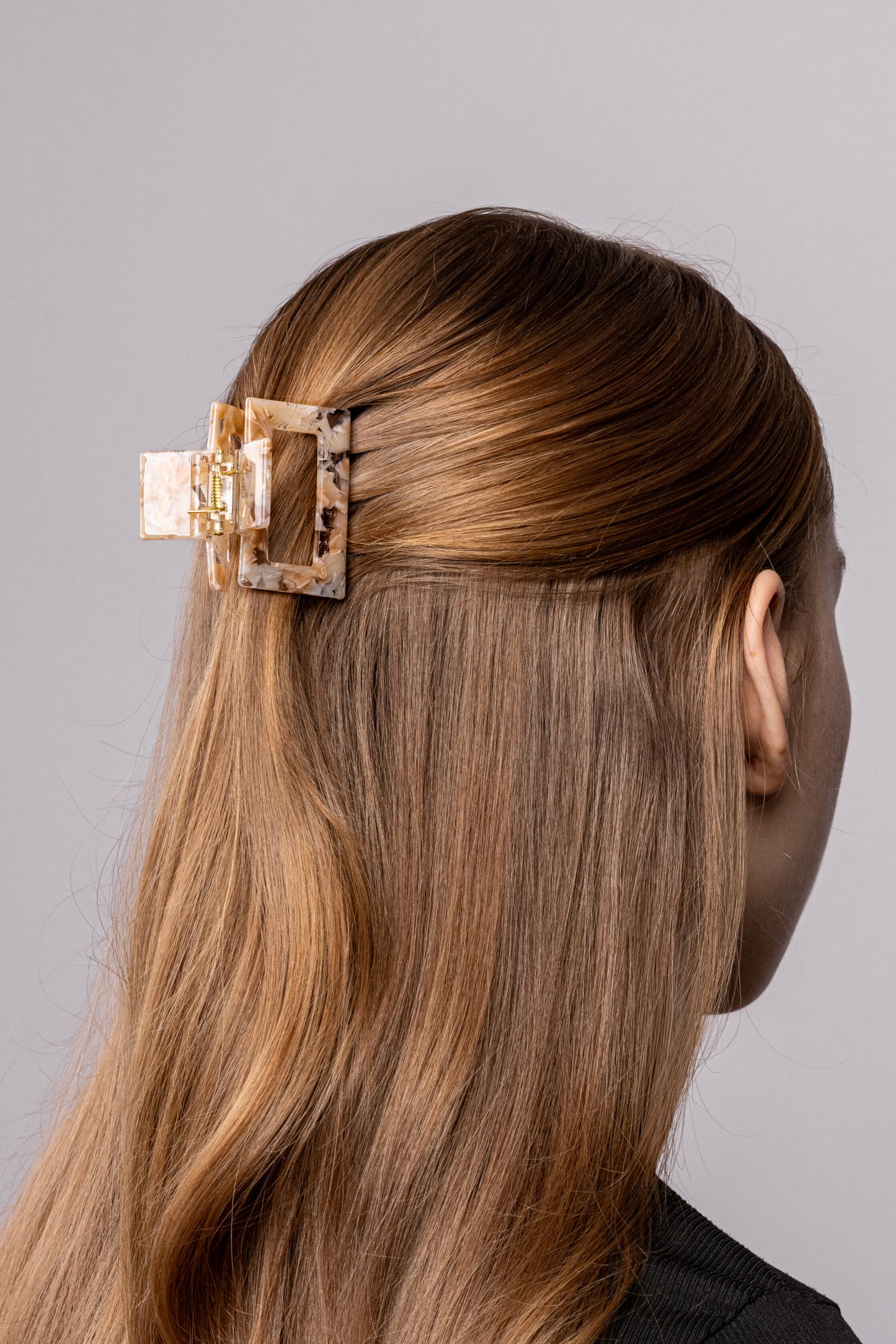 BEE hair clip - Satin Sand